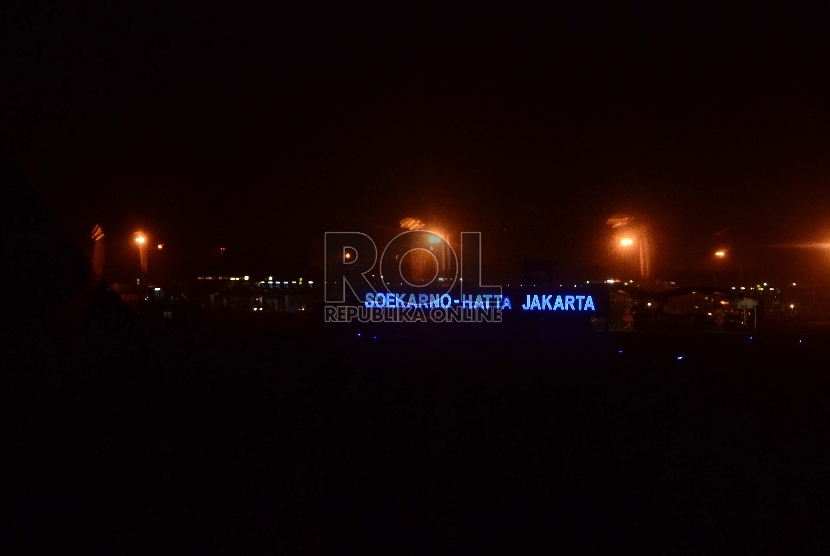 Detail Foto Bandara Soekarno Hatta Malam Hari Nomer 30