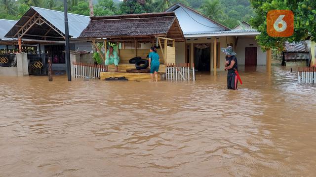 Detail Foto Banjir Bandang Nomer 6