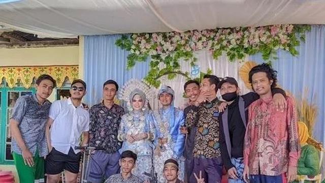 Detail Foto Bareng Pengantin Nomer 2