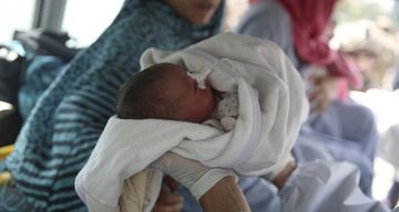 Detail Foto Bayi Baru Lahir Di Rumah Sakit Nomer 50