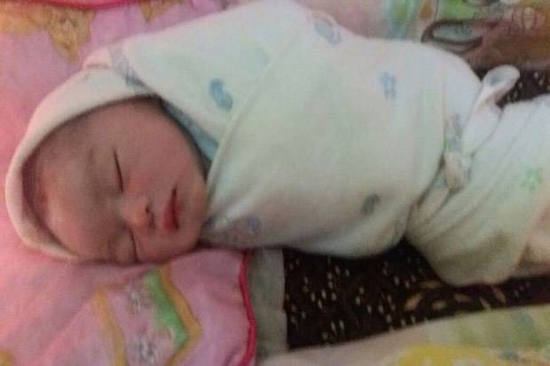 Detail Foto Bayi Baru Lahir Perempuan Nomer 31