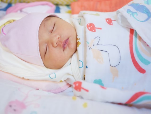 Detail Foto Bayi Baru Lahir Perempuan Nomer 5