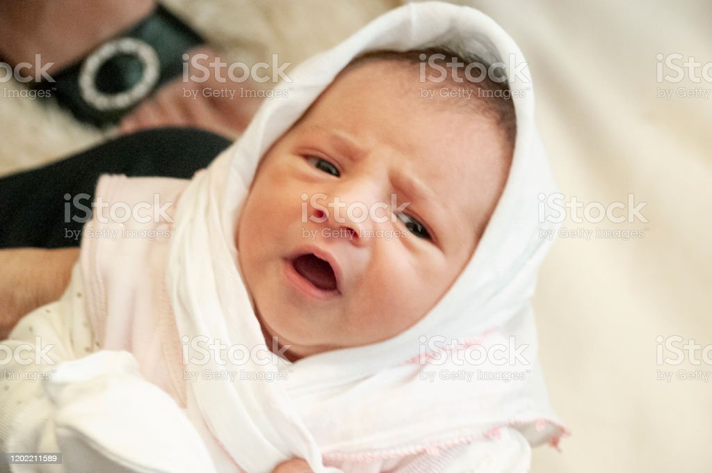Detail Foto Bayi Baru Lahir Perempuan Nomer 45