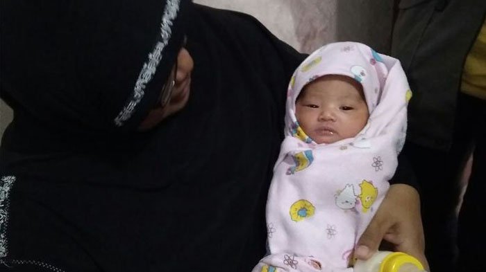 Detail Foto Bayi Imut Baru Lahir Nomer 27