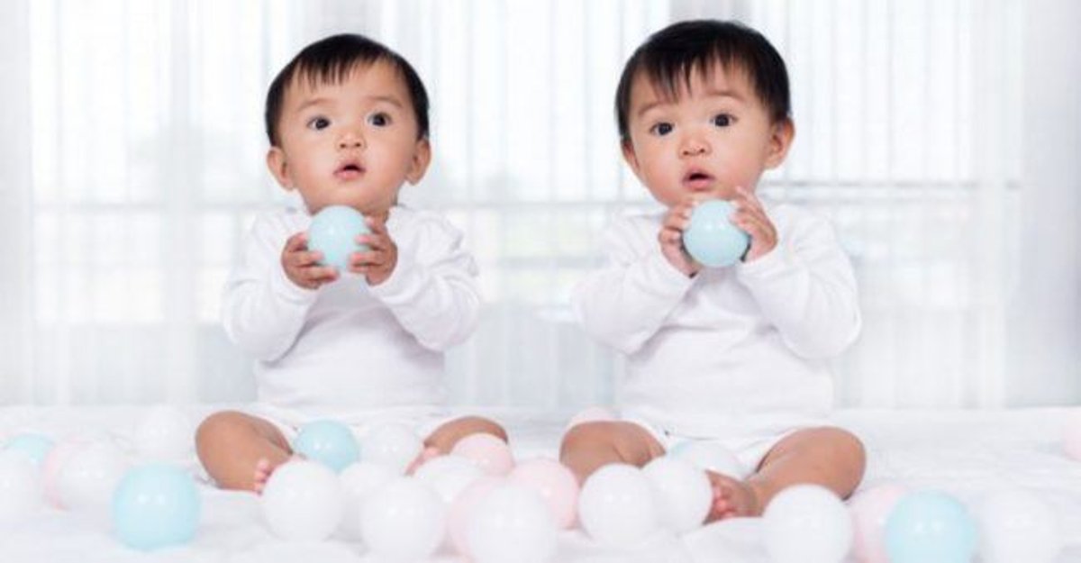 Detail Foto Bayi Kembar Laki Laki Nomer 9