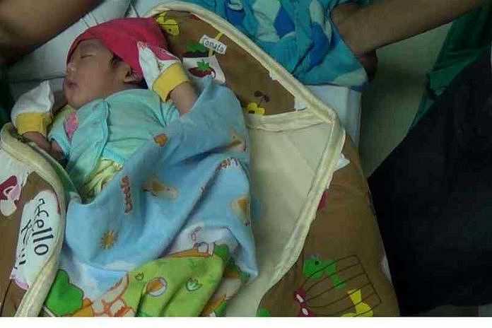 Detail Foto Bayi Lahir Nomer 32