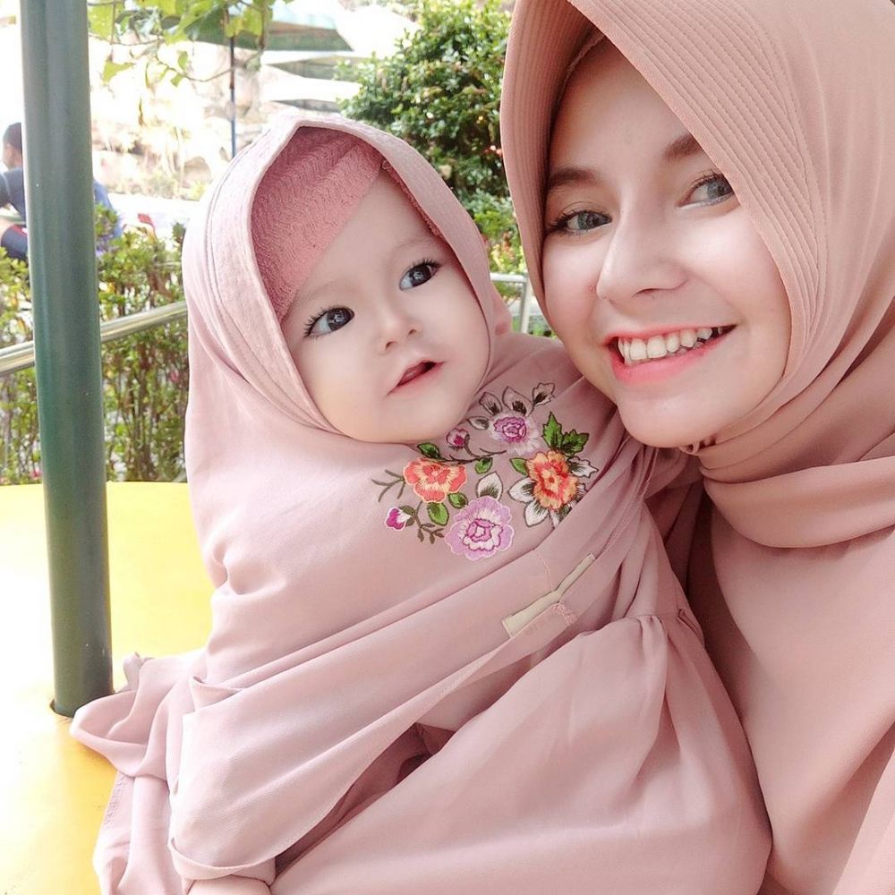 Detail Foto Bayi Lucu Berjilbab Nomer 35