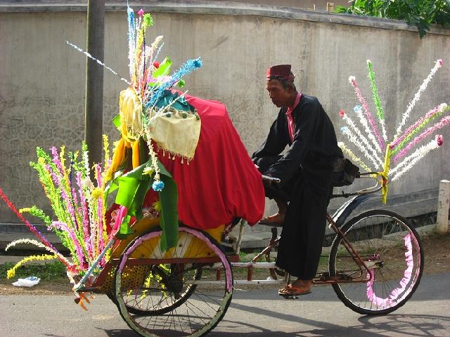 Detail Foto Becak Hias Nomer 8