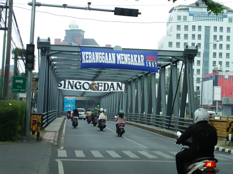 Detail Foto Bendera Arema Nomer 27