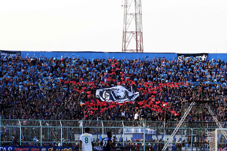 Detail Foto Bendera Arema Nomer 37