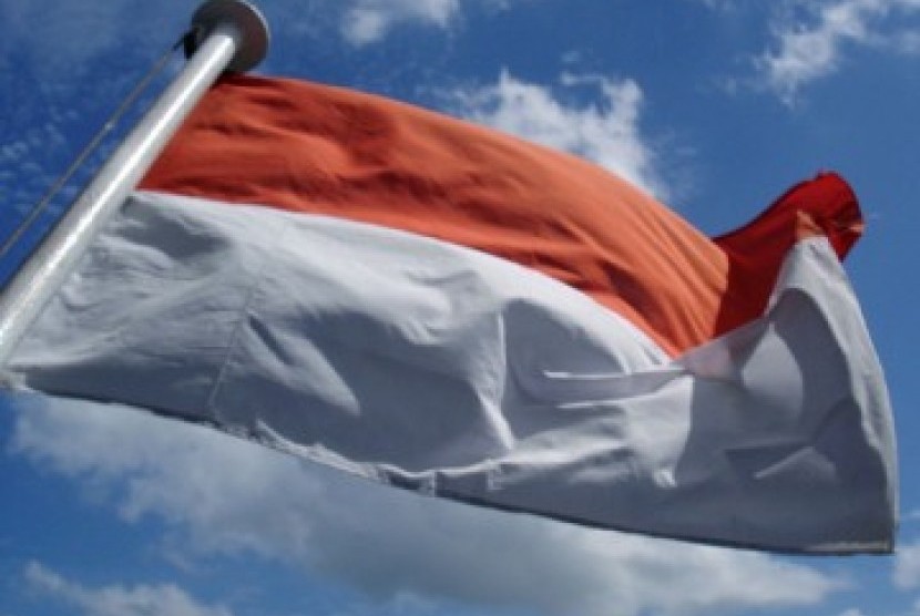 Detail Foto Bendera Indonesia Berkibar Nomer 28