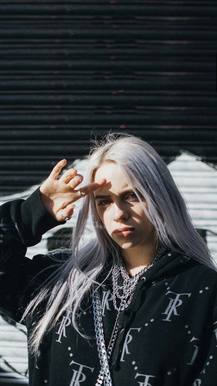 Foto Billie Eilish Keren - KibrisPDR