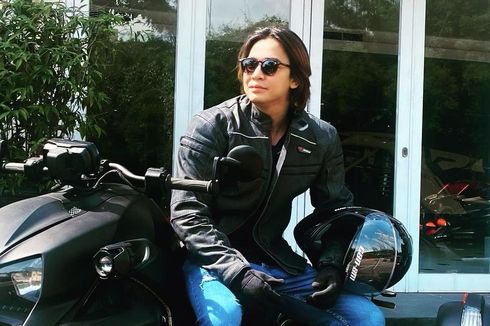 Detail Foto Billy Syahputra Terbaru Nomer 24