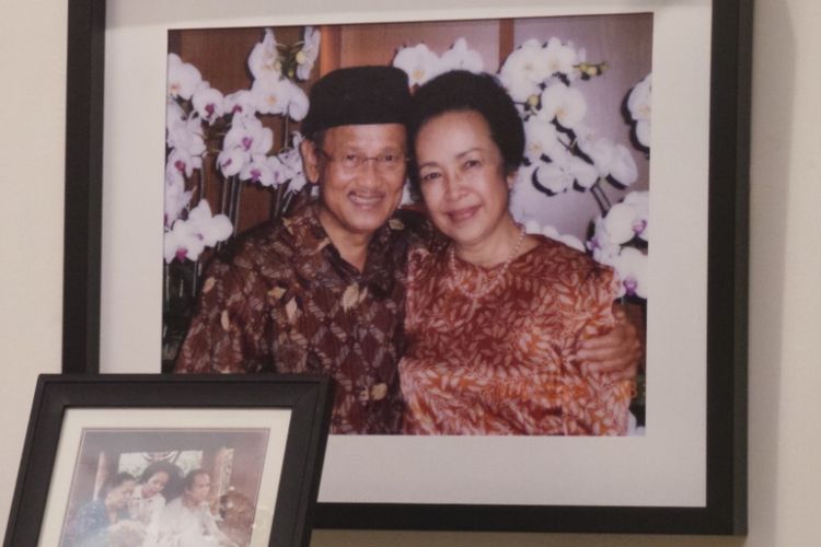 Detail Foto Bj Habibie Dan Ainun Nomer 46