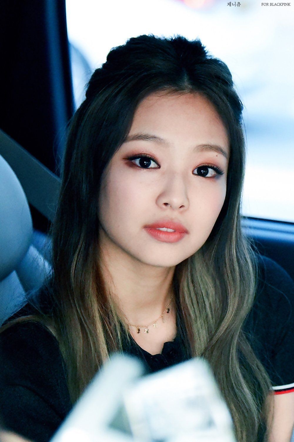 Detail Foto Black Pink Jennie Nomer 3