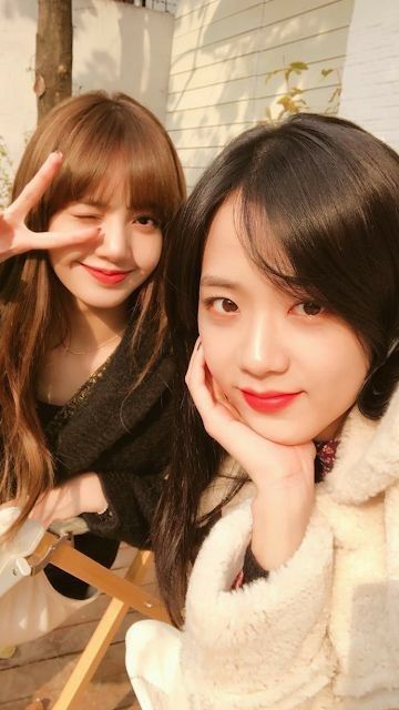 Foto Blackpink Jisoo Dan Lisa - KibrisPDR