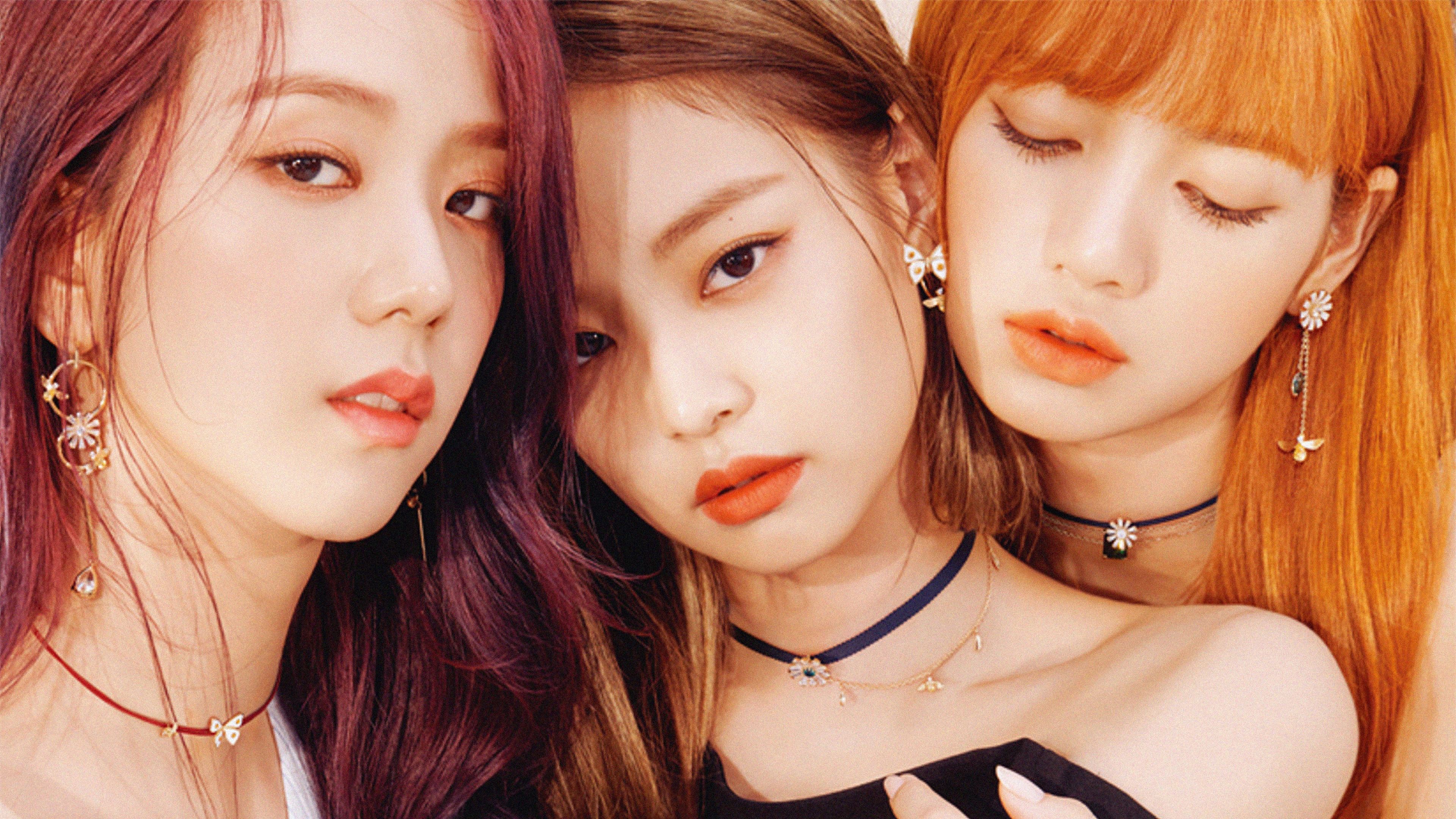 Detail Foto Blackpink Lisa Dan Jisoo Nomer 30