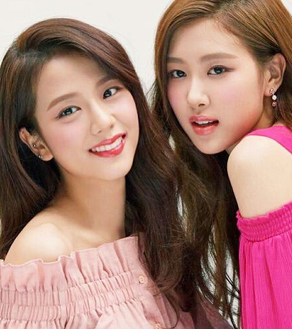 Detail Foto Blackpink Rose Dan Jisoo Nomer 10