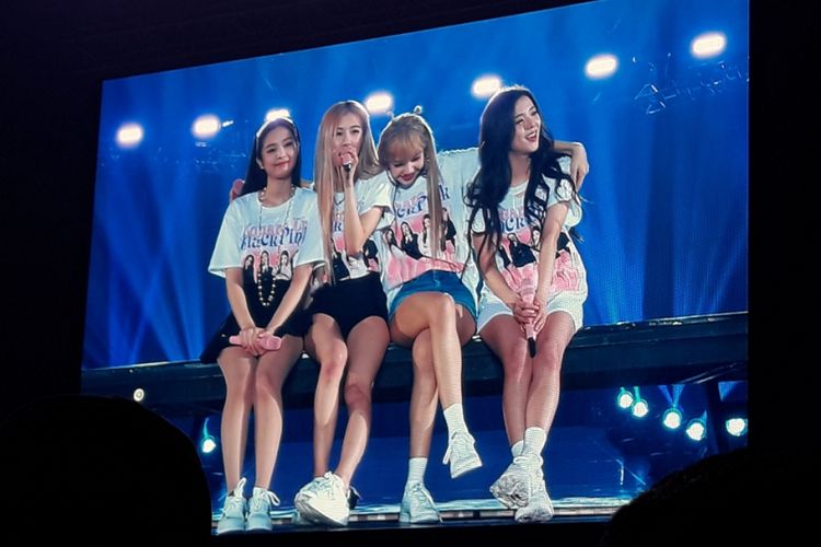 Detail Foto Blackpink Saat Konser Di Indonesia Nomer 3