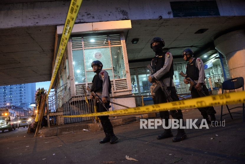 Detail Foto Bom Bunuh Diri Kampung Melayu Nomer 18