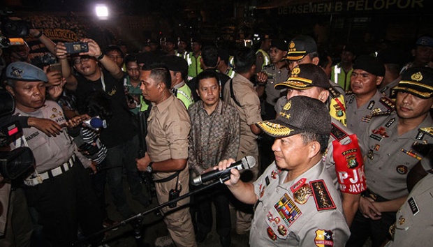 Detail Foto Bom Di Kampung Melayu Nomer 52