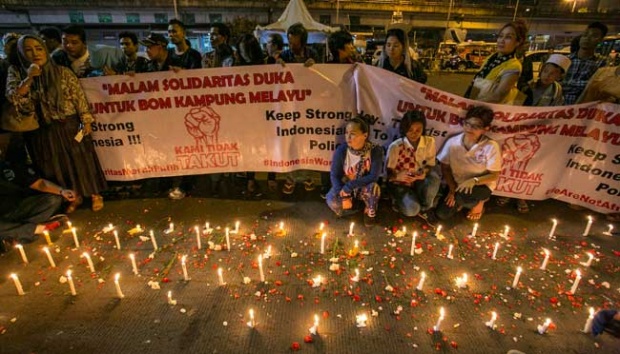 Detail Foto Bom Kampung Melayu Nomer 45