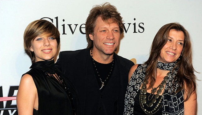 Detail Foto Bon Jovi Dan Istri Nomer 8