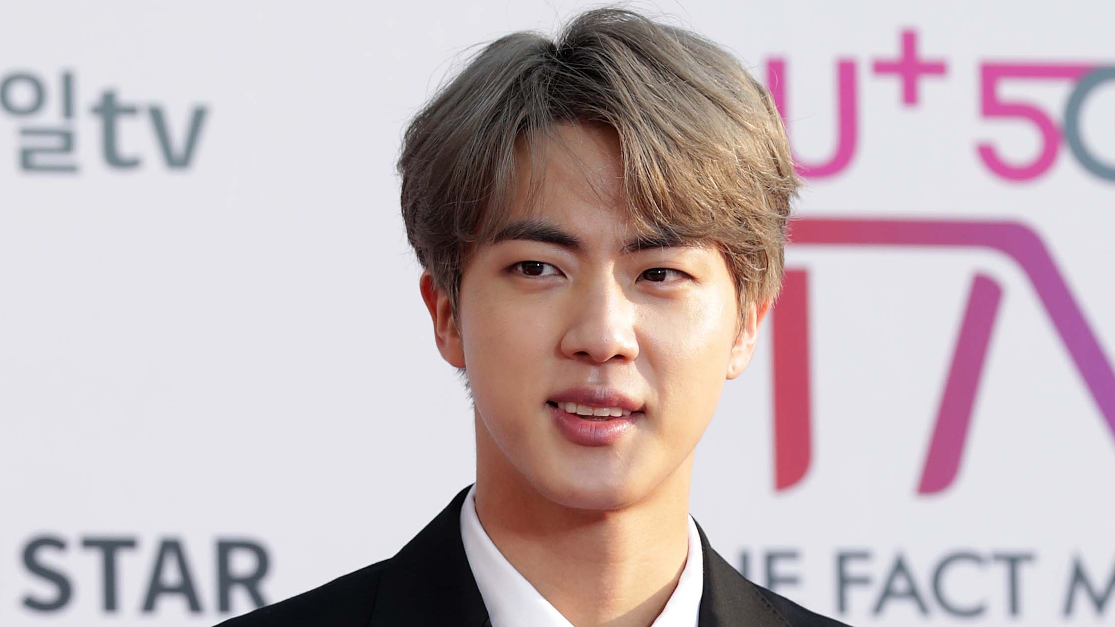 Detail Foto Bts Jin Nomer 26