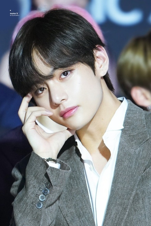 Detail Foto Bts V Lucu Nomer 33