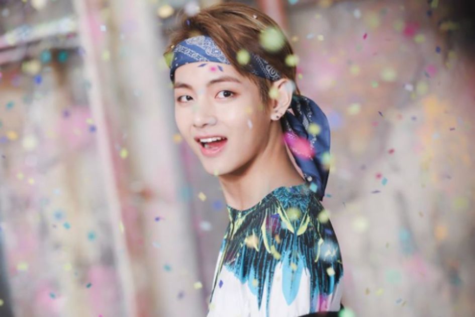 Detail Foto Bts V Lucu Nomer 40