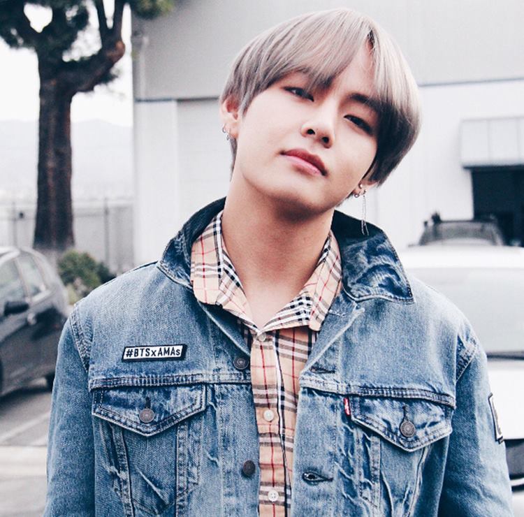 Detail Foto Bts V Lucu Nomer 41