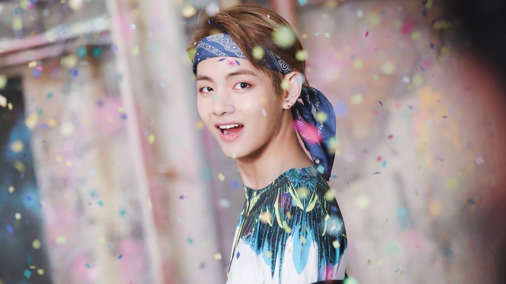 Detail Foto Bts V Wallpaper Nomer 41