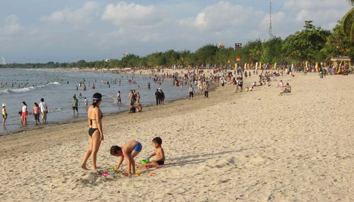 Detail Foto Bule Di Pantai Kuta Bali Nomer 17