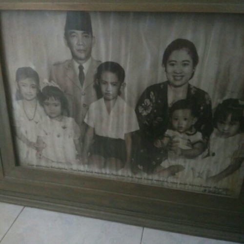 Detail Foto Bung Karno Dan Keluarga Nomer 21