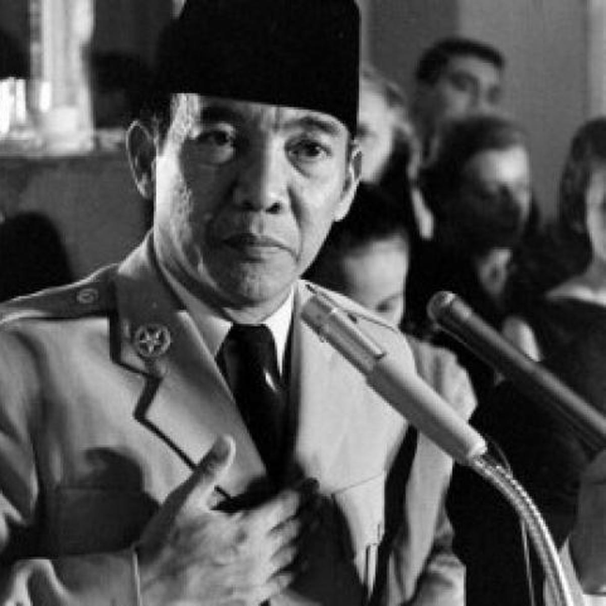 Detail Foto Bung Karno Pidato Nomer 16