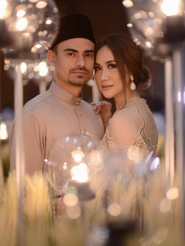 Detail Foto Bunga Citra Lestari Dan Ashraf Sinclair Nomer 36