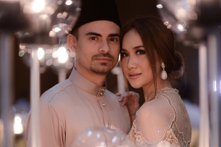 Detail Foto Bunga Citra Lestari Dan Ashraf Sinclair Nomer 7