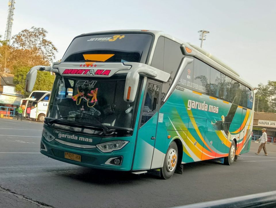 Detail Foto Bus Garuda Mas Nomer 46