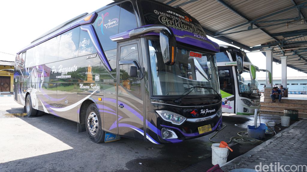 Detail Foto Bus Haryanto Nomer 38