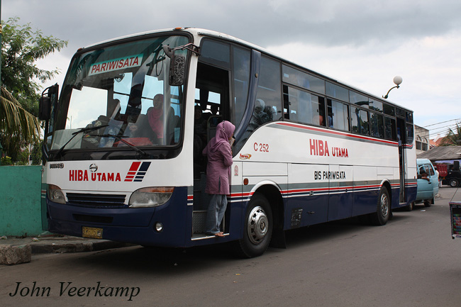 Detail Foto Bus Hiba Utama Nomer 34