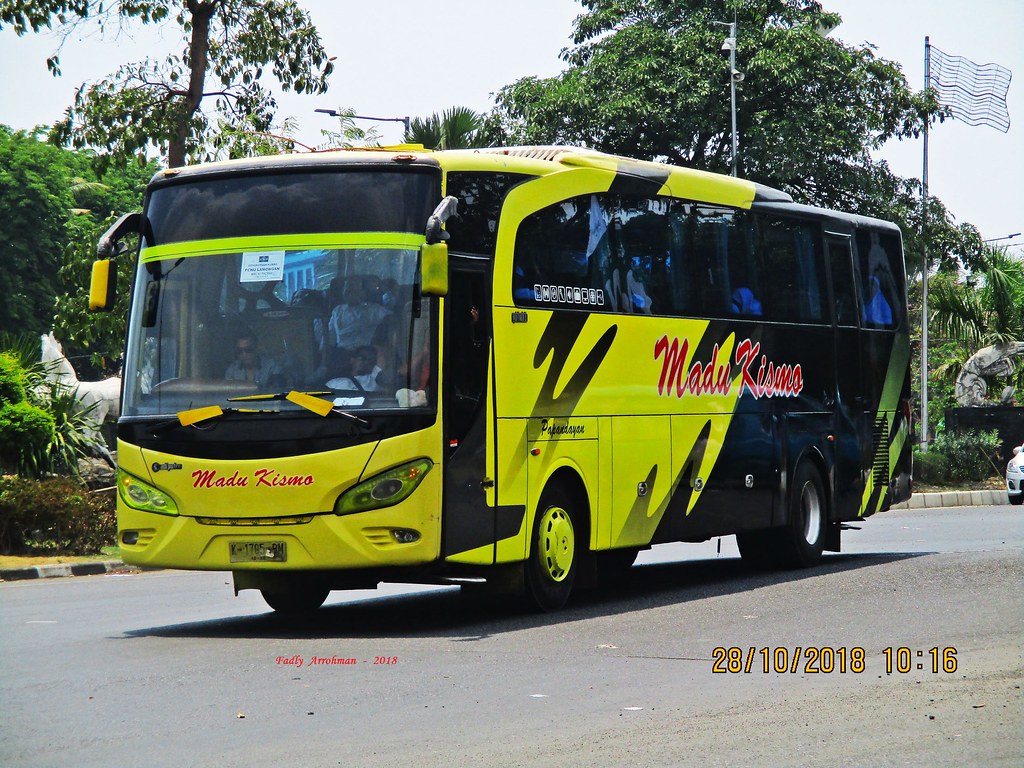 Detail Foto Bus Madu Kismo Nomer 19