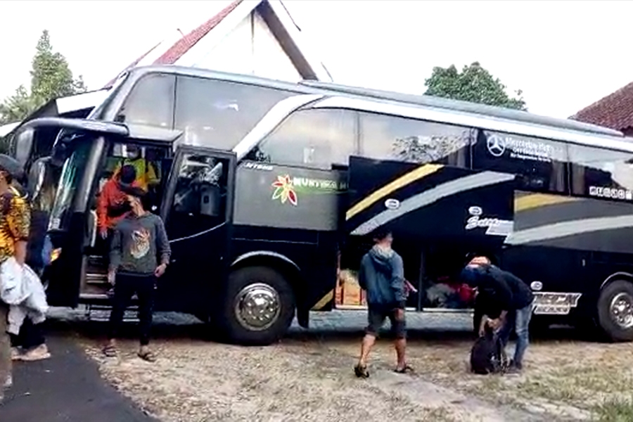 Detail Foto Bus Mustika Holiday Nomer 40