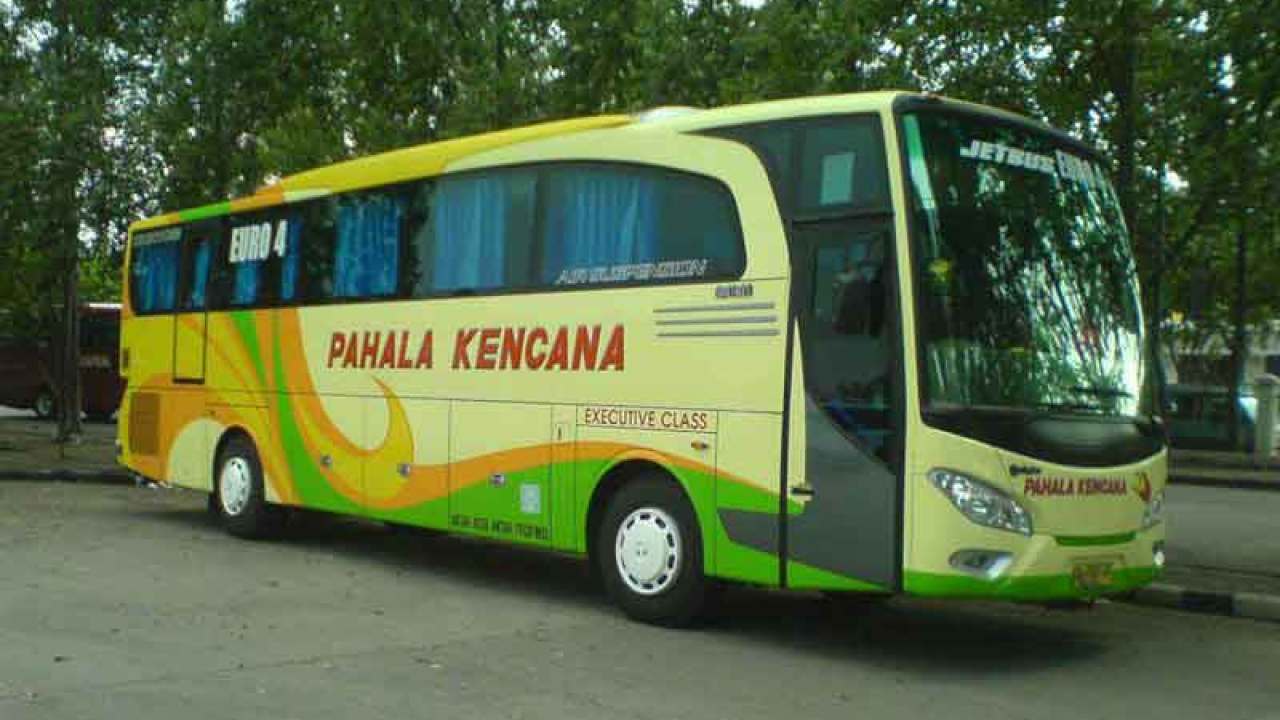 Detail Foto Bus Pahala Kencana Nomer 12