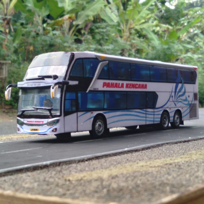 Detail Foto Bus Pahala Kencana Nomer 35