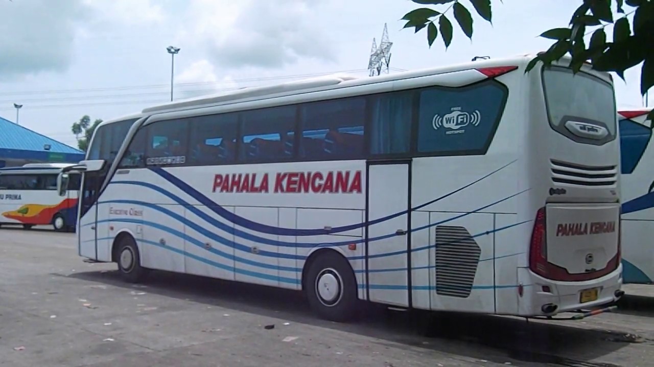 Detail Foto Bus Pahala Kencana Nomer 45