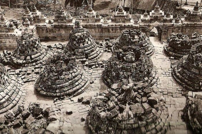 Foto Candi Borobudur Pertama Kali Ditemukan - KibrisPDR