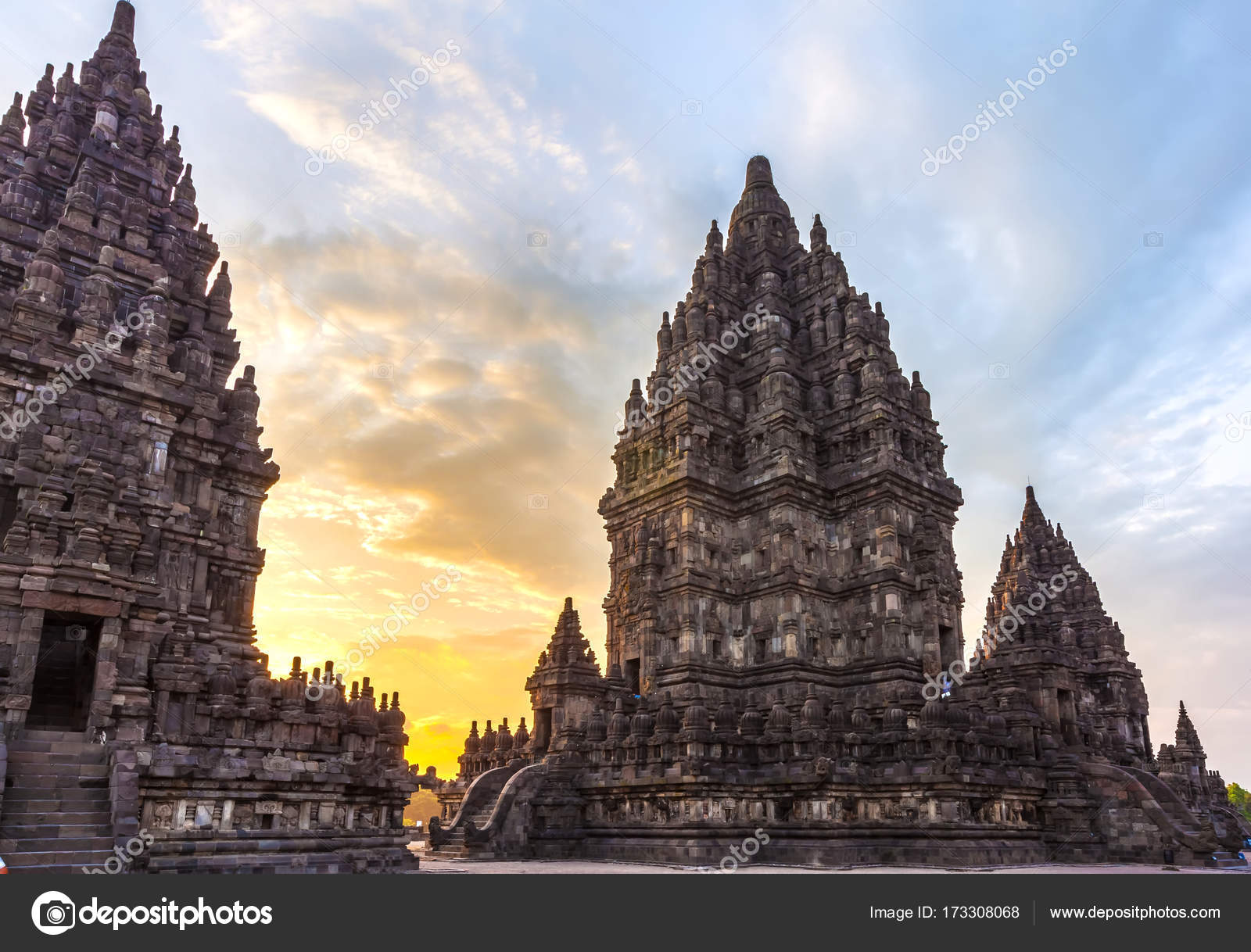 Detail Foto Candi Prambanan Nomer 39