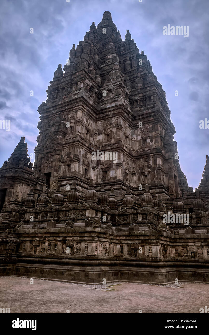 Detail Foto Candi Roro Jonggrang Nomer 46