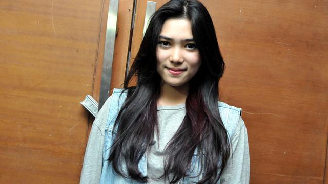 Detail Foto Cantik Isyana Sarasvati Nomer 10