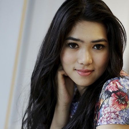 Detail Foto Cantik Isyana Sarasvati Nomer 5